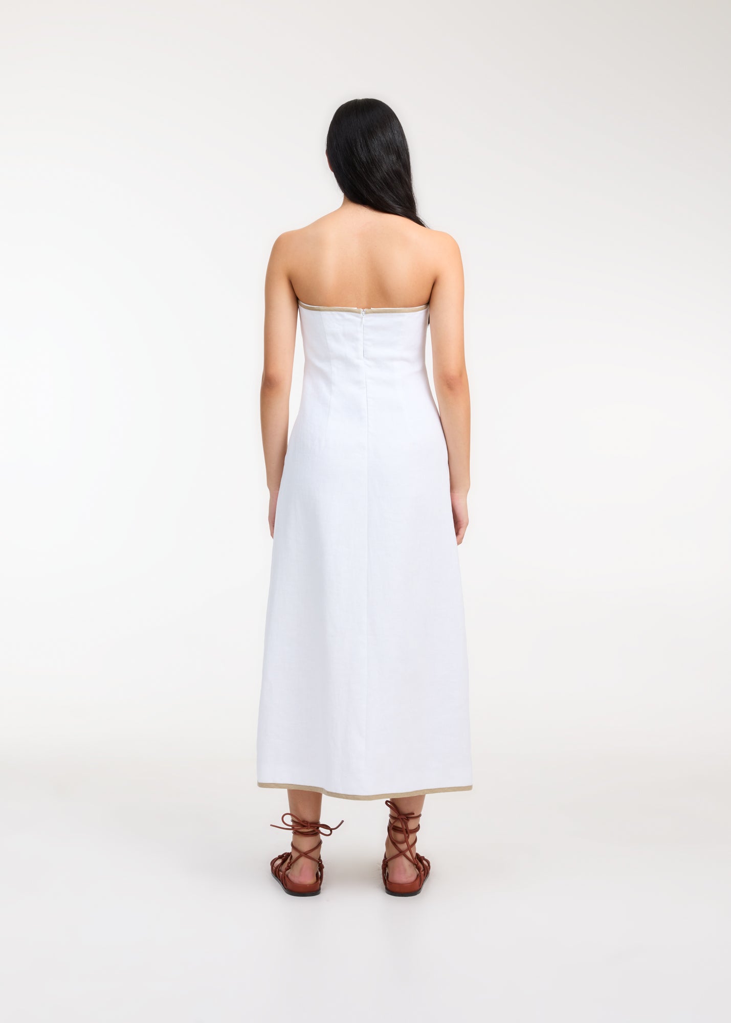 ROAME AMULET DRESS OPTICAL WHITE / FAWN
