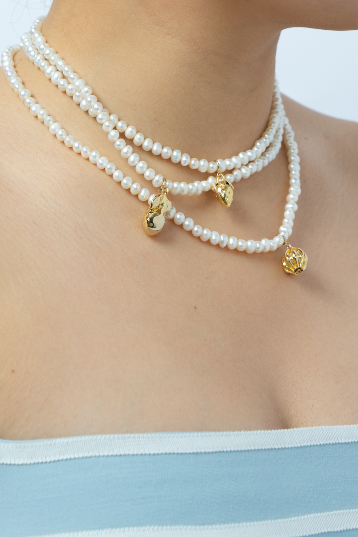 triple pearl necklace 