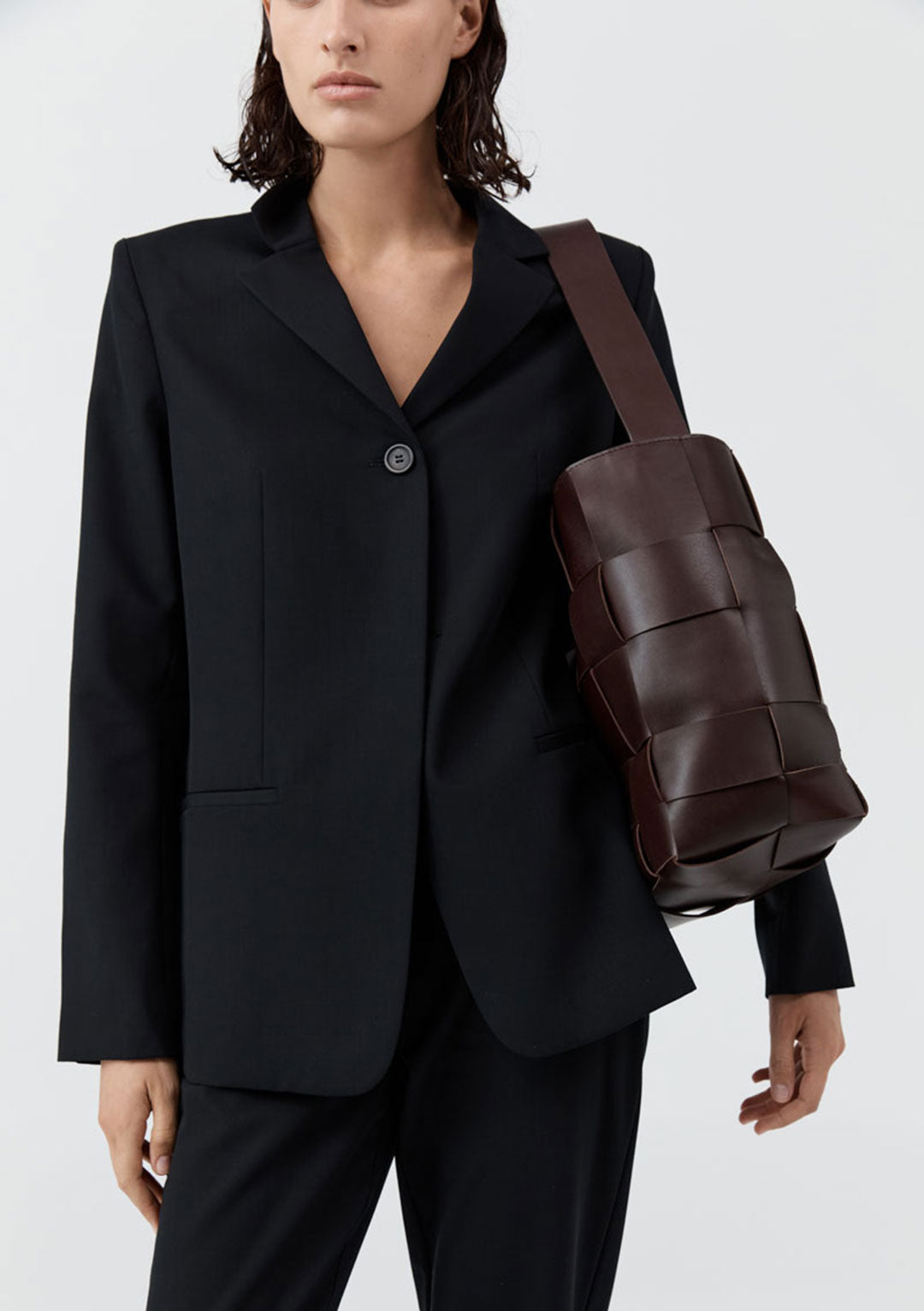 ST AGNI WOVEN ENVELOPE LARGE TOTE BAG CHOCOLATE