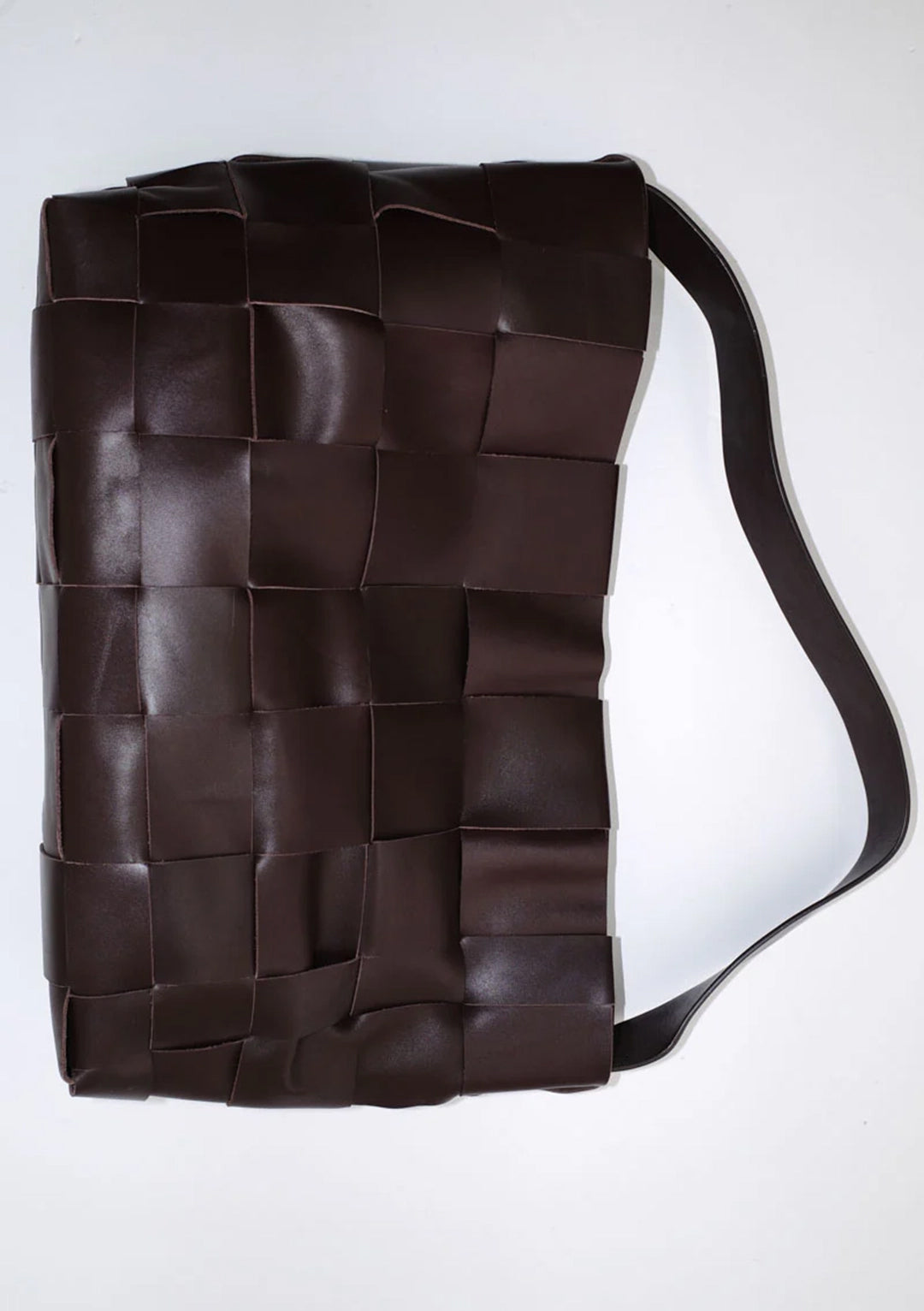 ST AGNI WOVEN ENVELOPE LARGE TOTE BAG CHOCOLATE