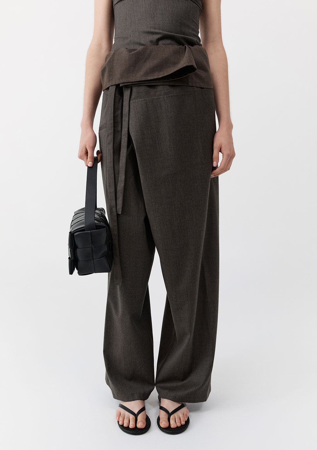 ST AGNI WOVEN ENVELOPE SLIM TOTE BAG BLACK