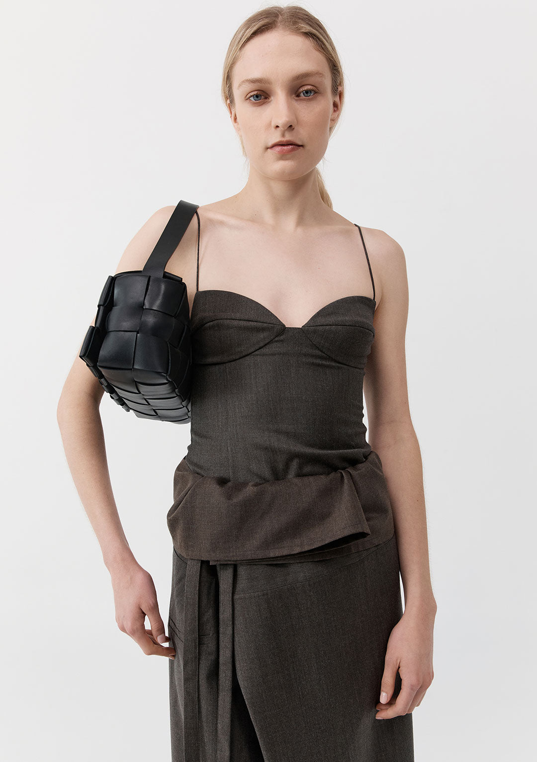 ST AGNI WOVEN ENVELOPE SLIM TOTE BAG BLACK