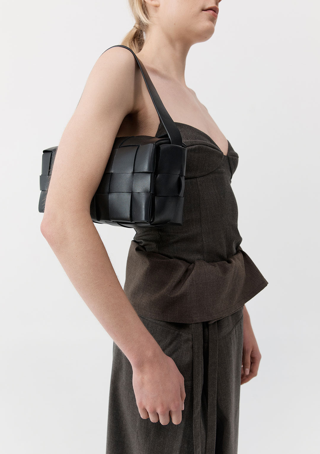 ST AGNI WOVEN ENVELOPE SLIM TOTE BAG BLACK