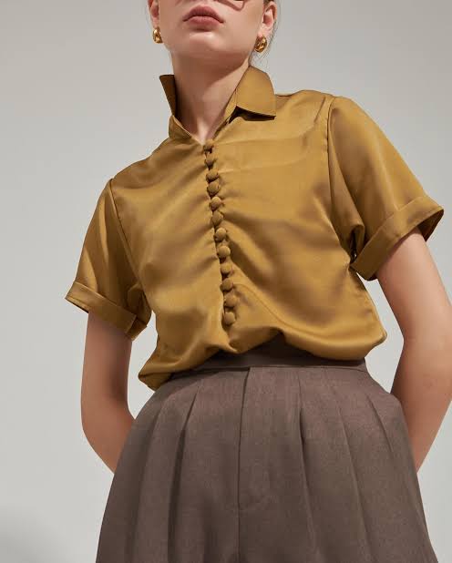 RALLY MOVEMENT THE SOFTEST SILK BUTTON BLOUSE