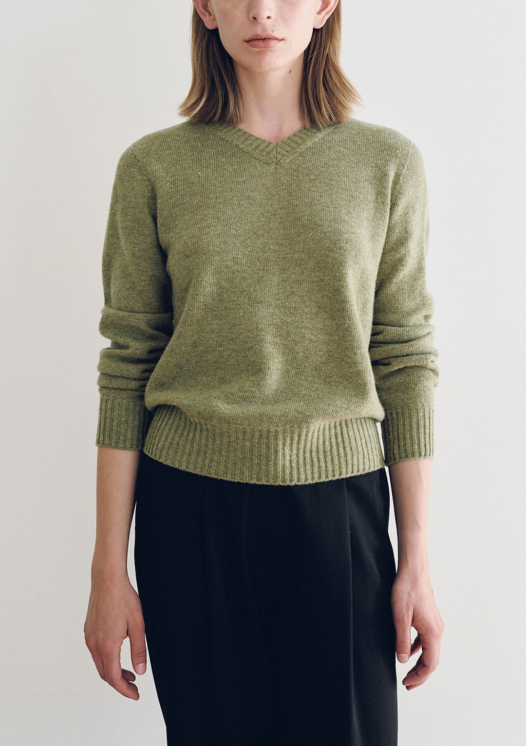NOTHING WRITTEN MARSH V-NECK PULLOVER HERB SAGE