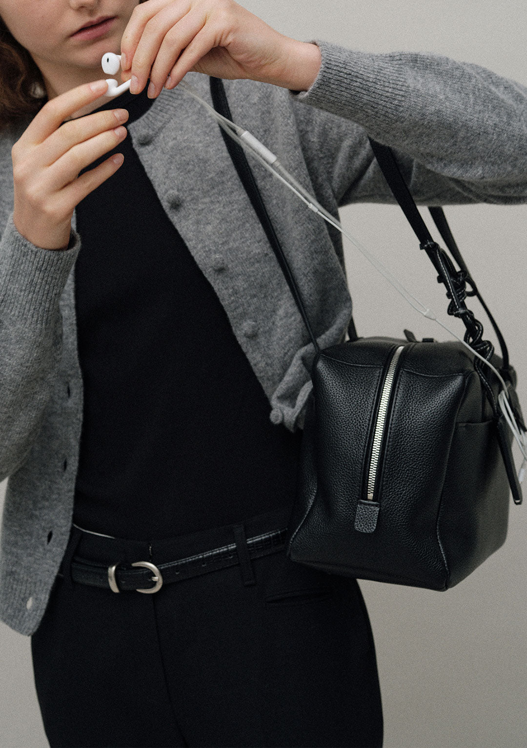NOTHING WRITTEN POCKET SHOULDER BAG BLACK