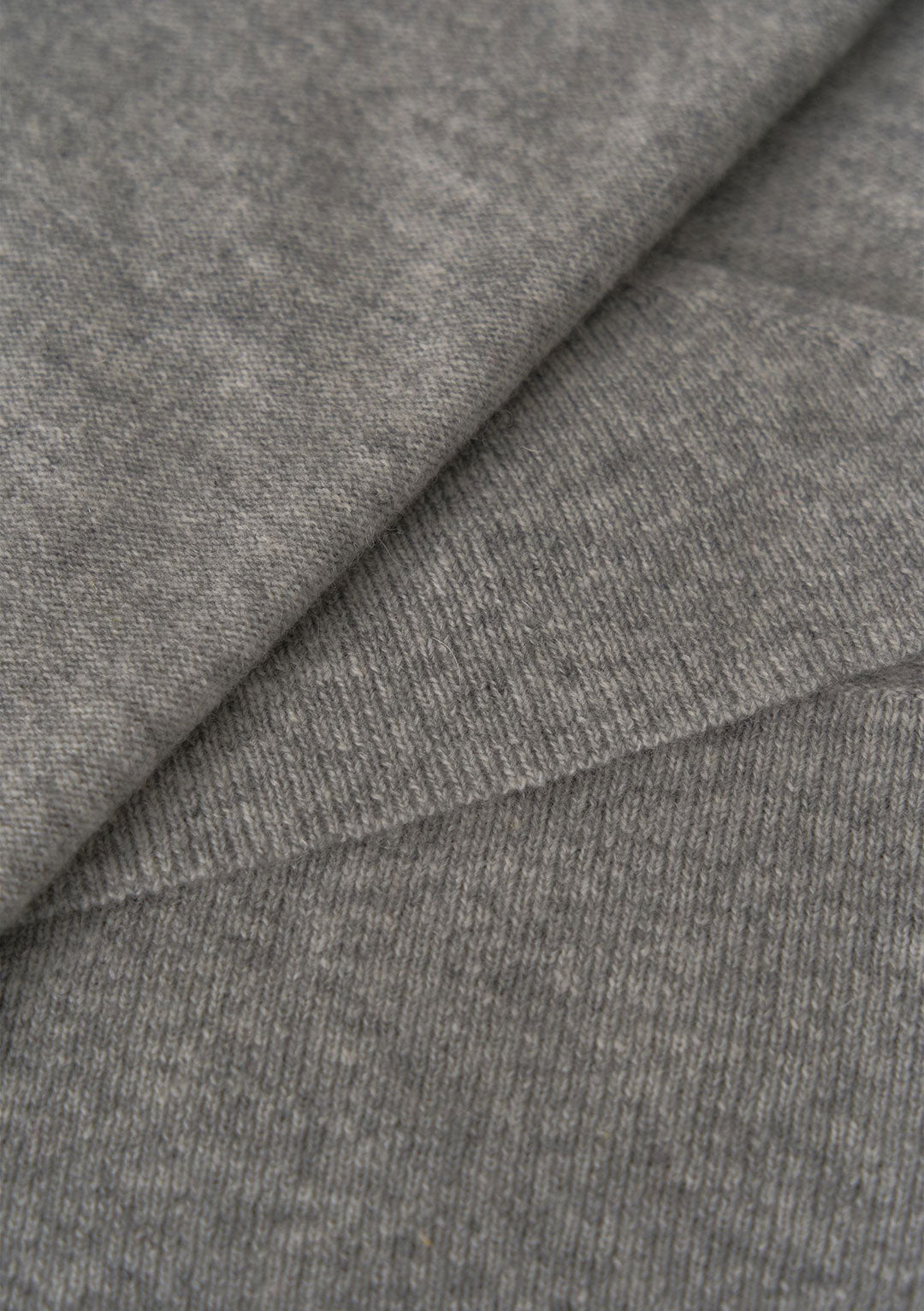 NOTHING WRITTEN TRIANGLE CASHMERE MUFFLER