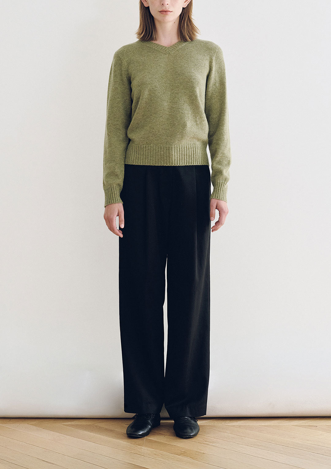 NOTHING WRITTEN MARSH V-NECK PULLOVER HERB SAGE