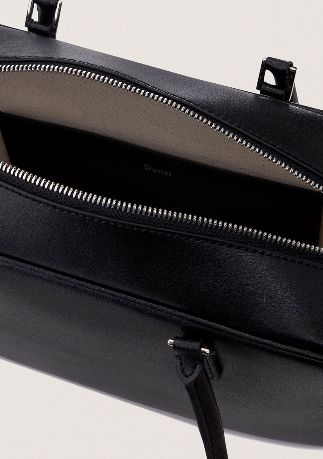 DUNST Classic 28 Leather Bag Black (COMING SOON)