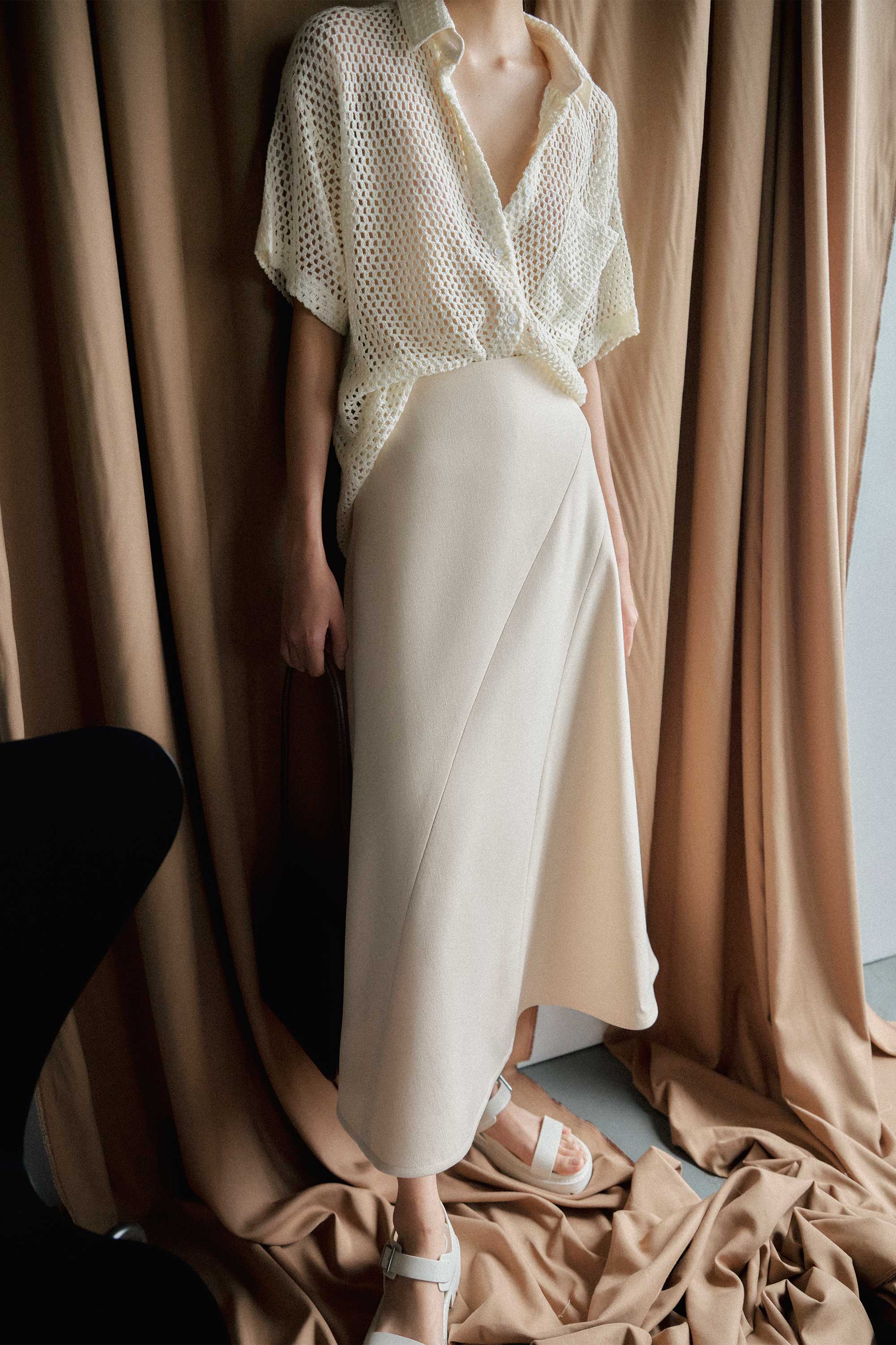 MEL ESSENTIALS CURVED SEAM SKIRT