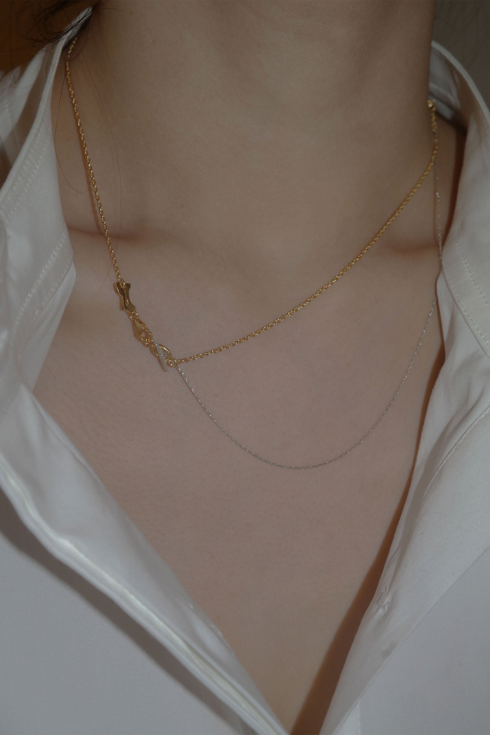 SOUHAIT SHAPE OF WATER COURANT NECKLACE