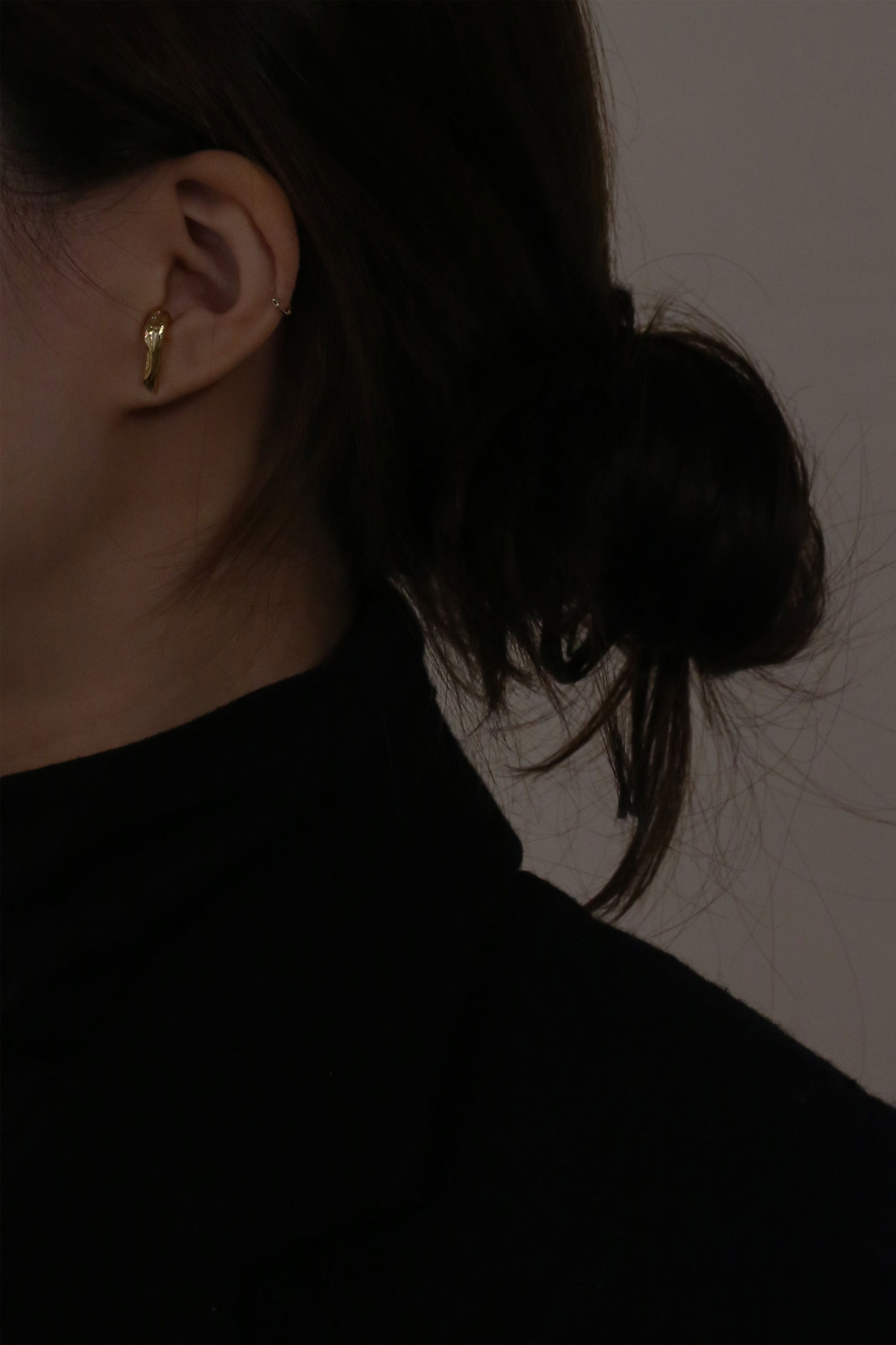 SOUHAIT SHAPE OF WATER COURANT EARRINGS